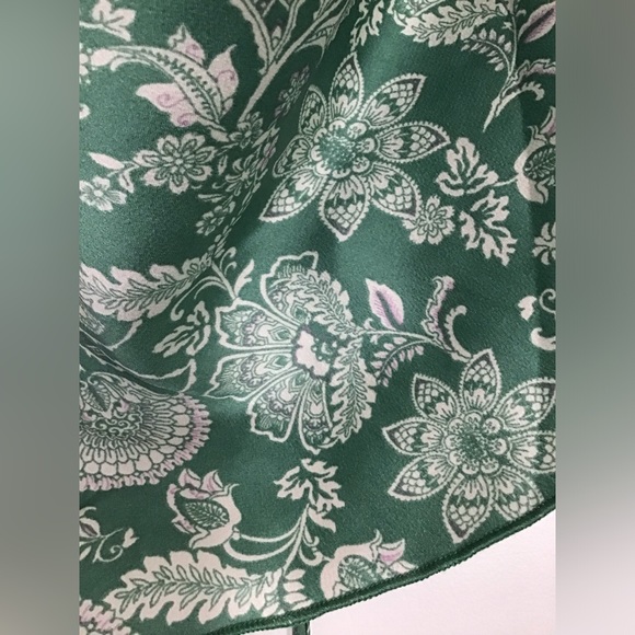 Tie up emerald green scarf, top with floral designing - Picture 2 of 4